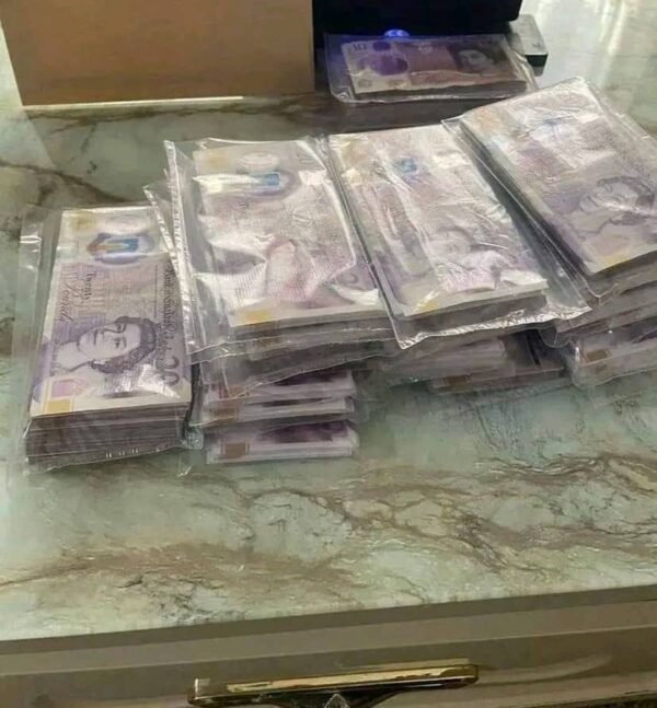 15K GBP BANKNOTES
